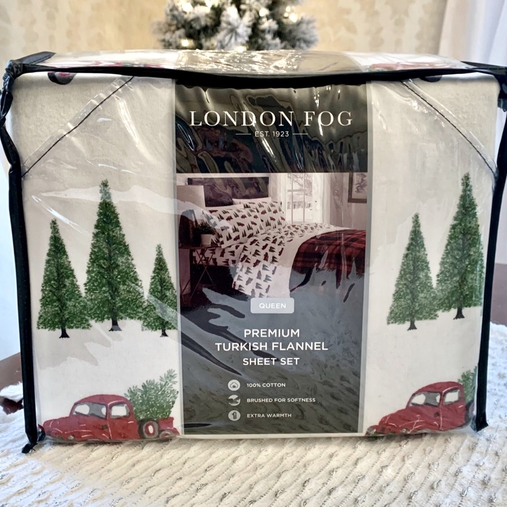 NEW IN PACKAGE LONDON FOG HOLIDAY FLANNEL SHEET SET - QUEEN